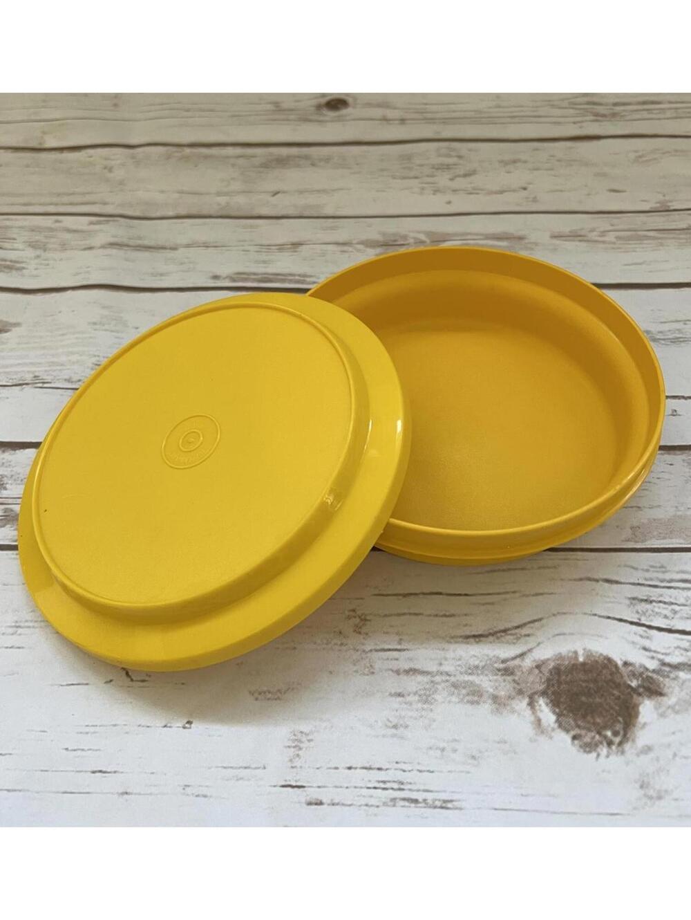 Tupperware VTG Yellow Seal and Serve Round Storage‎ Container with Lid